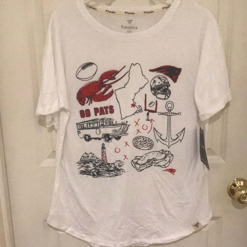 Nwt New England Patriots/New England scene  picture T-shirt size large white